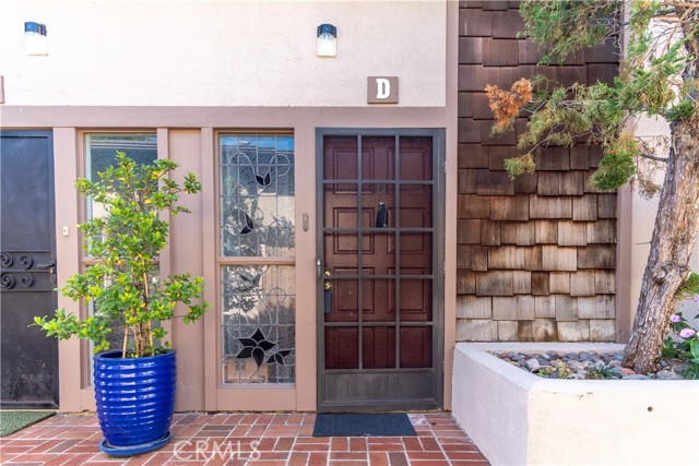 Detail Gallery Image 2 of 19 For 1048 Cabrillo Park Dr #D,  Santa Ana,  CA 92701 - 1 Beds | 1 Baths