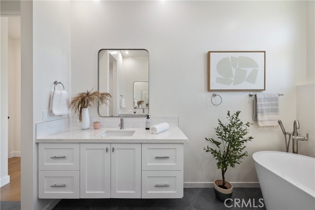 2403 Perkins, Redondo Beach, California 90278, 4 Bedrooms Bedrooms, ,4 BathroomsBathrooms,Residential,Sold,Perkins,SB22162642