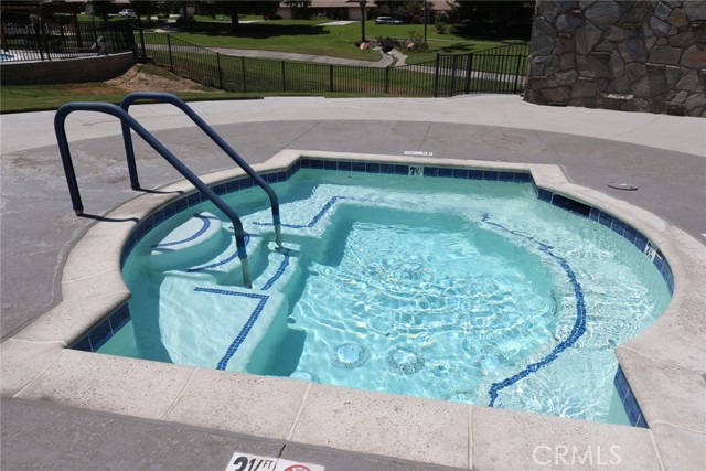 Detail Gallery Image 52 of 71 For 19208 Avenue of the Oaks #J,  Newhall,  CA 91321 - 2 Beds | 1/1 Baths