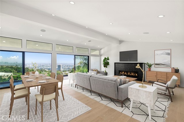 Detail Gallery Image 14 of 35 For 9336 Lloydcrest Dr, Beverly Hills,  CA 90210 - 3 Beds | 2 Baths