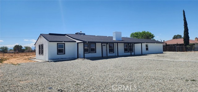 21483 US Highway 18, Apple Valley CA: https://media.crmls.org/medias/770738a5-2c56-4f7e-8d6c-51cb0e015798.jpg