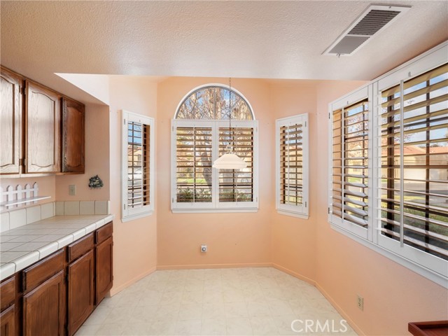 Detail Gallery Image 13 of 28 For 19033 Elm Dr, Apple Valley,  CA 92308 - 2 Beds | 2 Baths