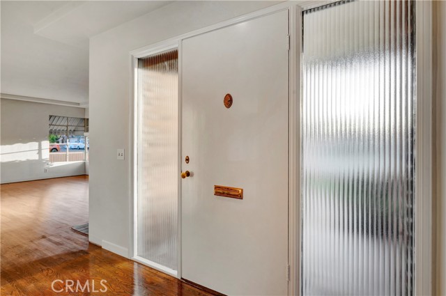 606 N Ohio Street, Anaheim CA: https://media.crmls.org/medias/77087537-4ade-45aa-94bf-aab3577f7ad3.jpg