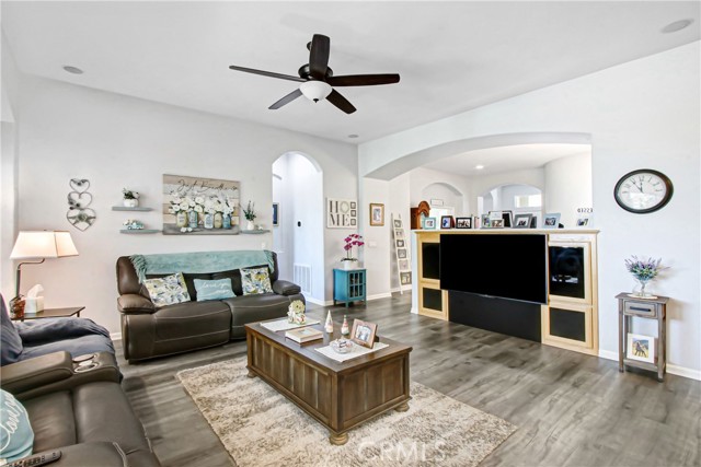 Detail Gallery Image 14 of 49 For 9192 Reserve Dr, Corona,  CA 92883 - 3 Beds | 2 Baths