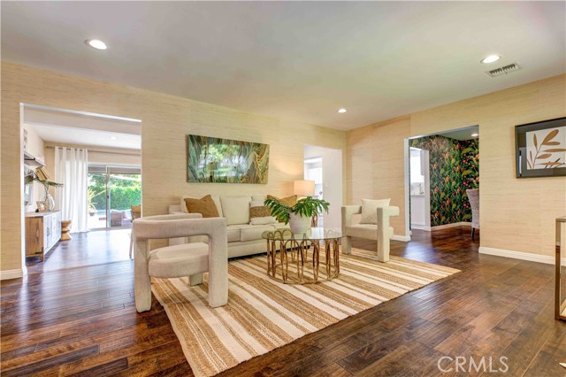 425 N Brighton Street, Burbank, CA, 91506 425 N Brighton Street, Burbank, CA, 91506