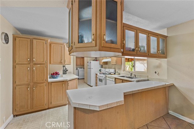 27679 Junipero Road, Menifee CA: https://media.crmls.org/medias/770a2c77-3339-4cf6-894f-7ef97a661bea.jpg
