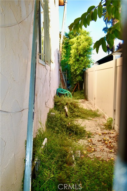 Image 10 of 12 For 2919 Palm Grove Avenue