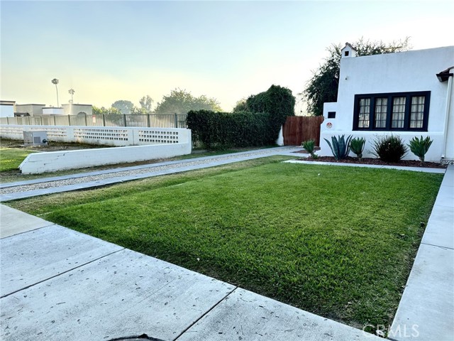 5743 Magnolia Avenue, Riverside CA: https://media.crmls.org/medias/770a8744-3e3a-42d0-9c6d-86f5b805b8b6.jpg