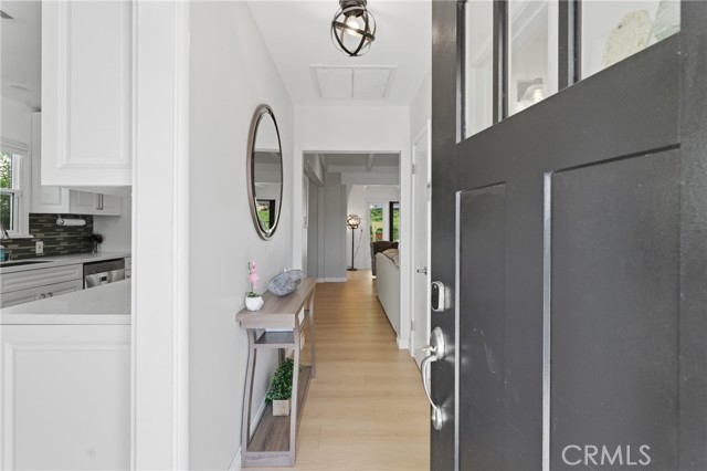 Detail Gallery Image 4 of 36 For 5244 Vanalden, Tarzana,  CA 91356 - 3 Beds | 2/1 Baths