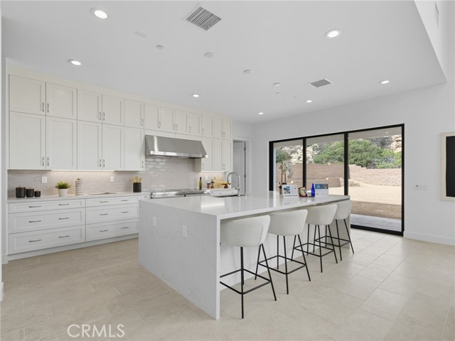 9539 N Andora Avenue, Chatsworth CA: https://media.crmls.org/medias/770b44a0-f10b-4f94-a875-c9a319f7a200.jpg