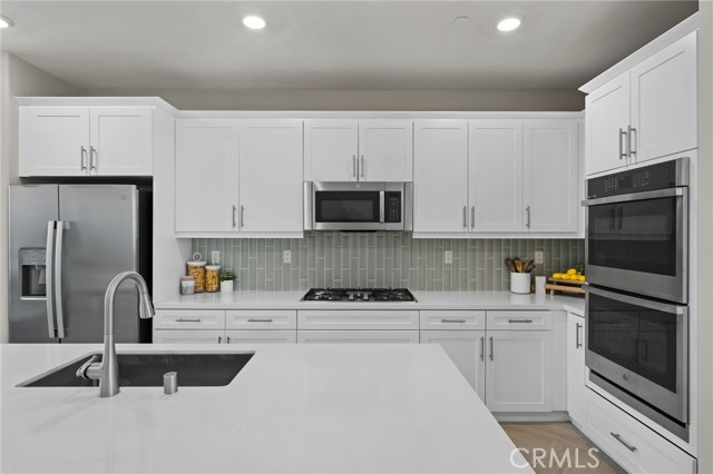 Detail Gallery Image 10 of 33 For 2571 E Pheasant Way, Ontario,  CA 91761 - 4 Beds | 2/1 Baths