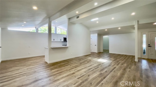 Detail Gallery Image 14 of 31 For 8742 Quakertown Ave, Northridge,  CA 91324 - 4 Beds | 2 Baths