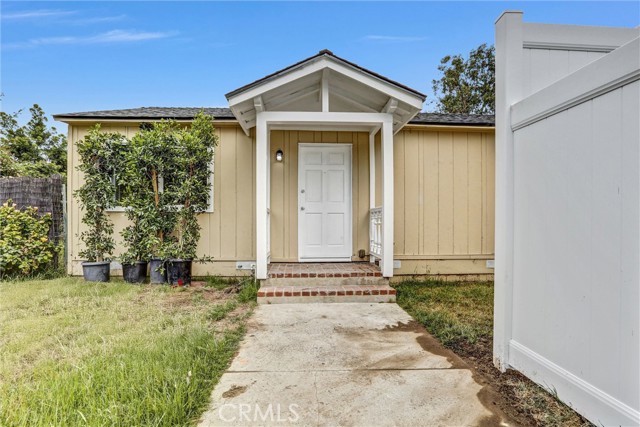 Detail Gallery Image 2 of 22 For 5657 Donna Ave, Tarzana,  CA 91356 - 2 Beds | 1 Baths