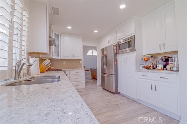 Detail Gallery Image 14 of 30 For 2965 Greenbriar Dr, Ontario,  CA 91761 - 5 Beds | 3 Baths