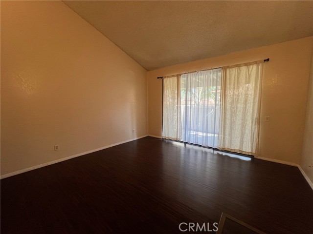 Detail Gallery Image 5 of 21 For 1031 S Palmetto Ave #D2,  Ontario,  CA 91762 - 2 Beds | 2/1 Baths