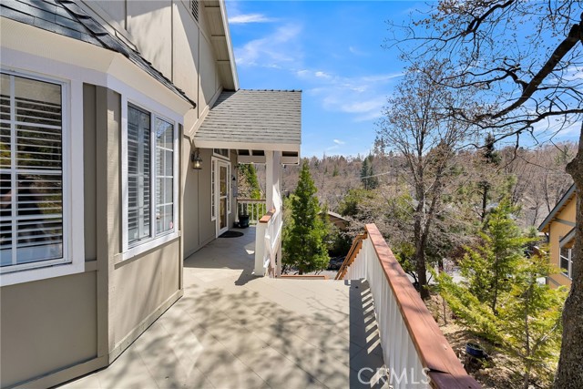 Detail Gallery Image 7 of 52 For 28194 Grenoble Ln, Lake Arrowhead,  CA 92352 - 3 Beds | 2/1 Baths