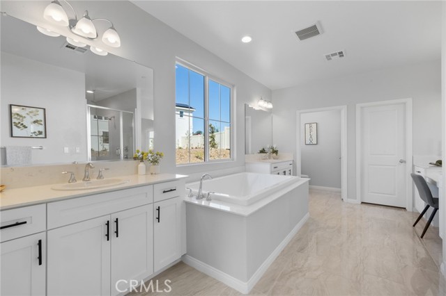 Image 27 of 72 For 5613 Levanto