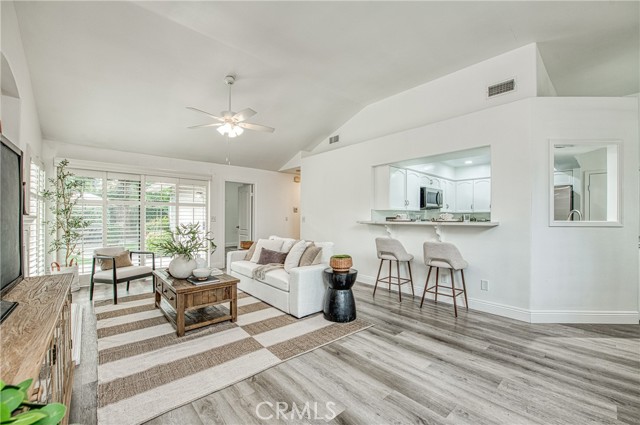 Detail Gallery Image 12 of 25 For 9225 N Bramwell St, Fresno,  CA 93720 - 3 Beds | 2 Baths