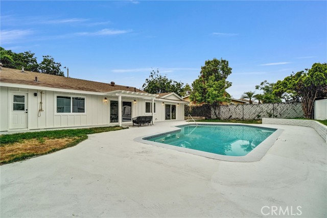 2842 E Virginia Avenue, Anaheim CA: https://media.crmls.org/medias/77127f84-a465-4a90-926c-2f32fb3cb867.jpg