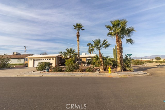 Detail Gallery Image 4 of 54 For 1900 Desoto, Needles,  CA 92363 - 3 Beds | 2 Baths