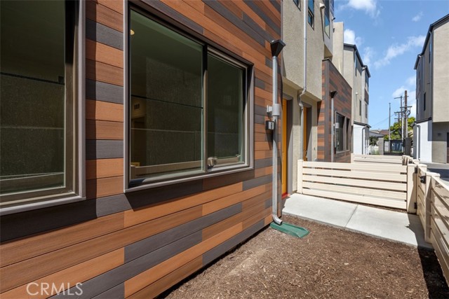 5868 Linden Ave Avenue, Long Beach CA: https://media.crmls.org/medias/7712f00c-6ce9-4a2e-be35-ea821cfe76ae.jpg