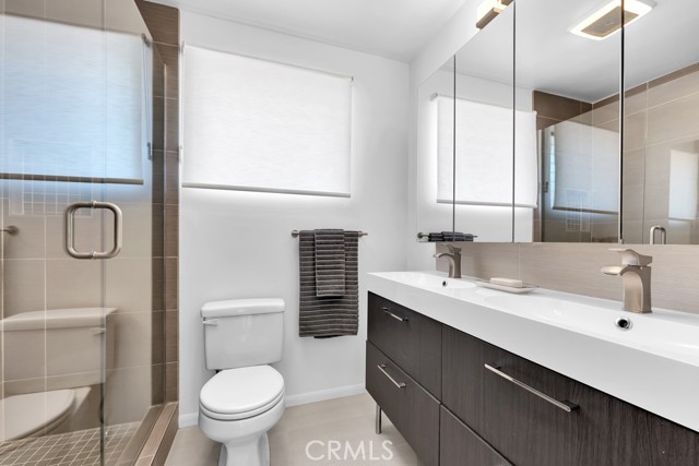 5217 Canoga Avenue, Woodland Hills CA: https://media.crmls.org/medias/77132524-cc3f-4f12-8221-16c07ec4bff7.jpg