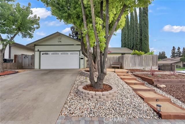 Detail Gallery Image 2 of 22 For 1213 E a, Oakdale,  CA 95361 - 3 Beds | 2 Baths