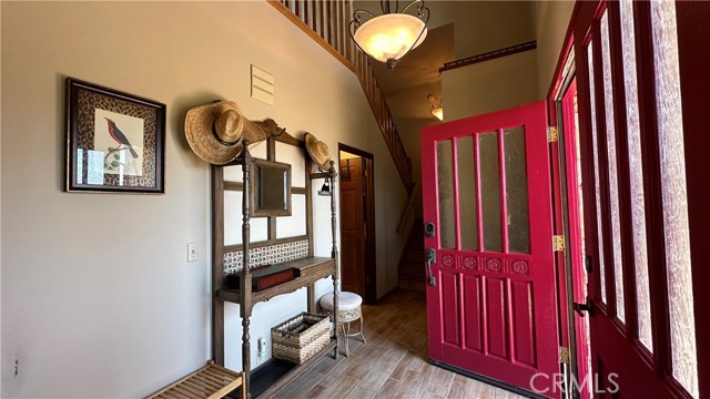 Detail Gallery Image 4 of 26 For 27808 Alpen Dr, Lake Arrowhead,  CA 92352 - 4 Beds | 3/1 Baths