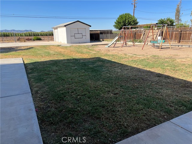 Detail Gallery Image 32 of 32 For 2425 Florence Bld, Blythe,  CA 92225 - 4 Beds | 3 Baths