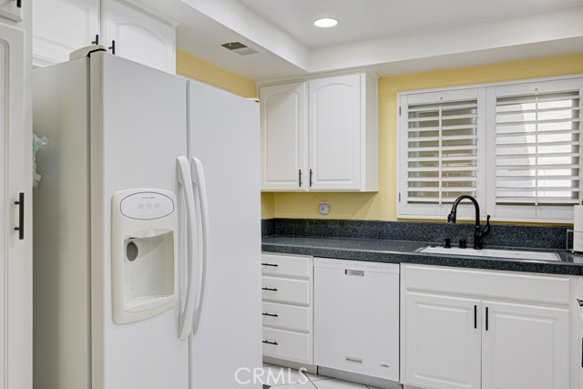 Detail Gallery Image 10 of 43 For 5529 via La Mesa #C,  Laguna Woods,  CA 92637 - 2 Beds | 2 Baths