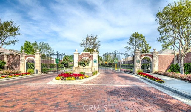 Detail Gallery Image 35 of 44 For 331 Hollyhill Dr, Bakersfield,  CA 93312 - 3 Beds | 2 Baths