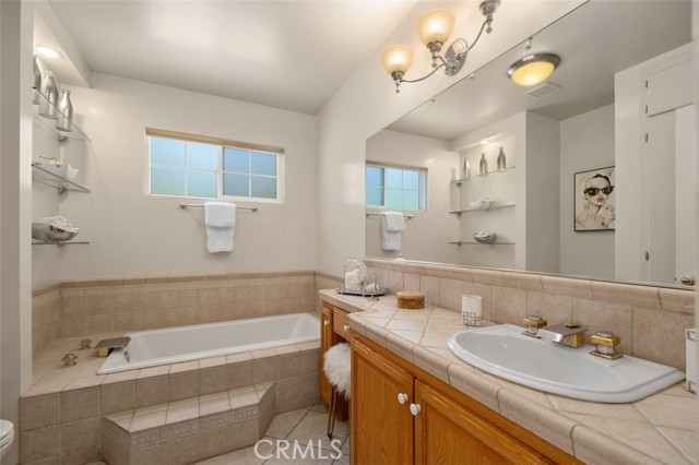 451 W FOOTHILL Boulevard, Arcadia CA: https://media.crmls.org/medias/7714e1bf-0411-43a1-a6d7-82aa81f6a15b.jpg