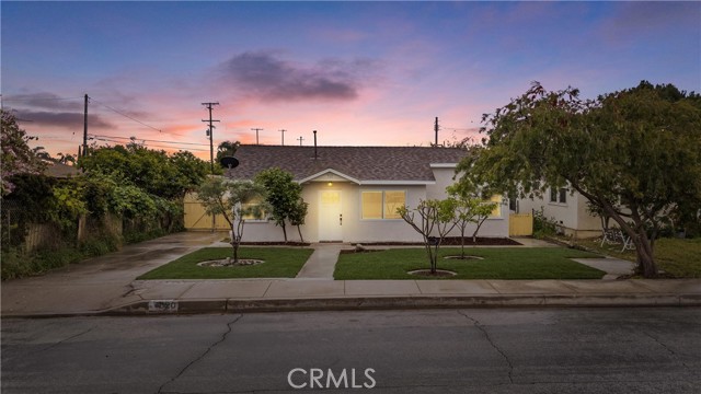 Detail Gallery Image 1 of 36 For 920 W Hollyvale St, Azusa,  CA 91702 - 2 Beds | 2 Baths