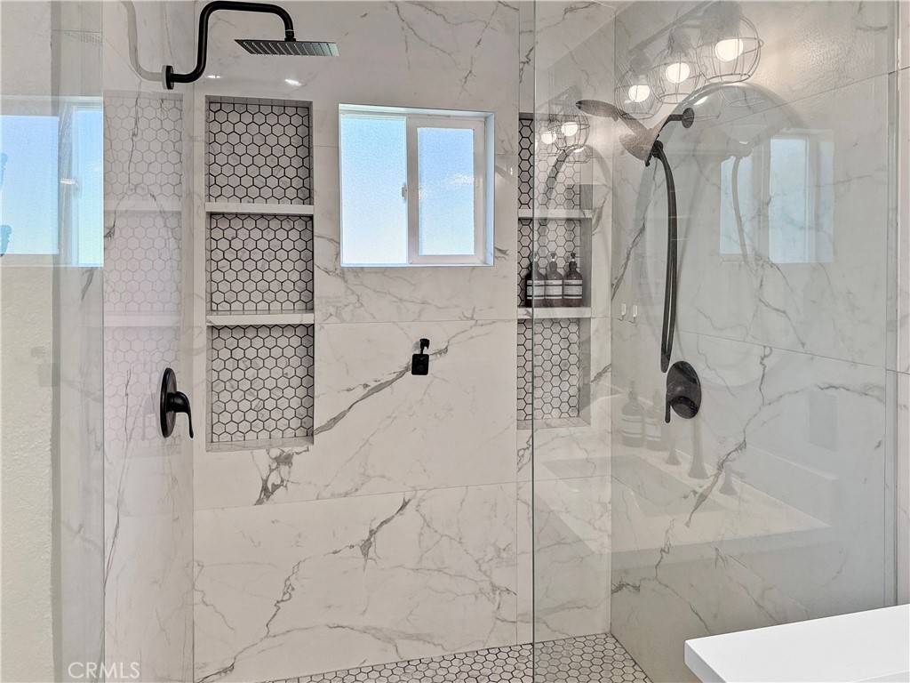 https://media.crmls.org/medias/7715bdcc-ad14-400b-aff3-b60c1ad8bbf1.jpg?preset=X-Large