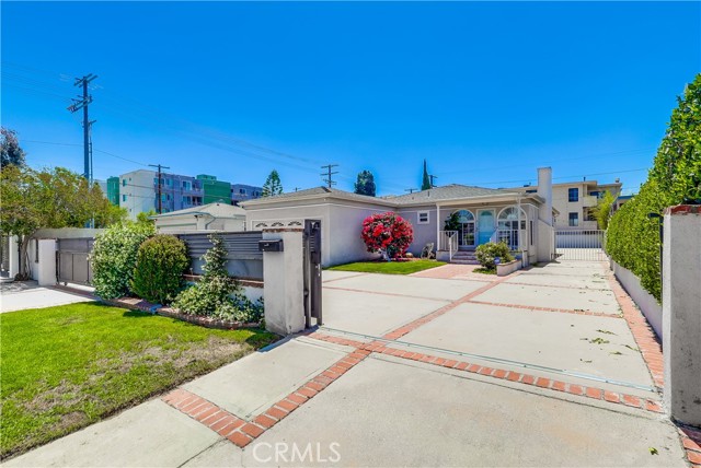 Detail Gallery Image 6 of 39 For 12506 Emelita St, Valley Village,  CA 91607 - 2 Beds | 2 Baths
