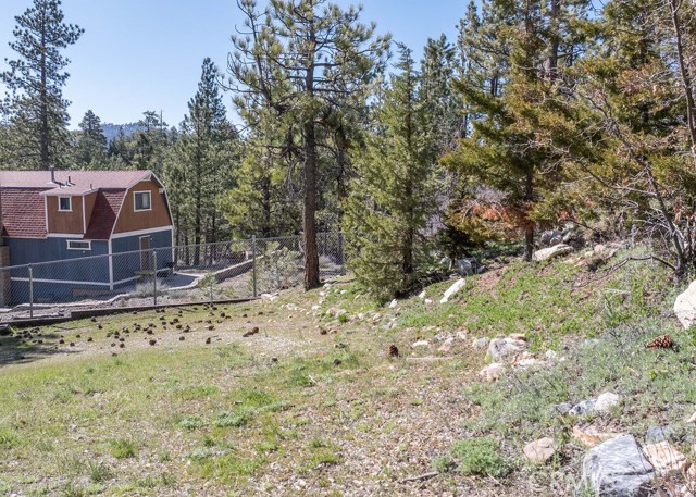 Detail Gallery Image 10 of 21 For 393 Arroyo Dr, Big Bear Lake,  CA 92315 - – Beds | – Baths