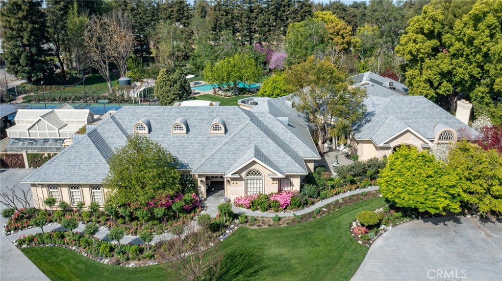 5811 N Forkner Avenue