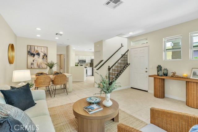 6118 Citracado Circle, Carlsbad CA: https://media.crmls.org/medias/7716abf4-fd99-44fb-96e1-ee6fd2ddb88e.jpg