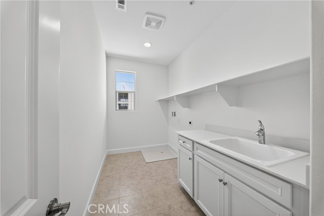 21219 Currant Ct, Chatsworth CA: https://media.crmls.org/medias/7716cbdb-d81d-4a1b-9042-97b1ee64516d.jpg