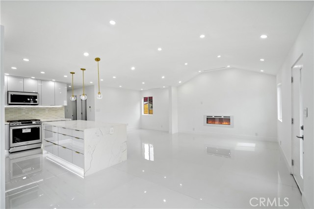 10530 Pinewood Avenue, Tujunga, CA, 91042 10530 Pinewood Avenue, Tujunga, CA, 91042