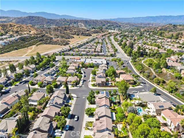 28445 Silverking Trail, Saugus CA: https://media.crmls.org/medias/7717d94d-1e79-4ceb-ab40-dd4535a67528.jpg