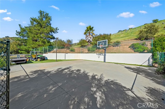 Detail Gallery Image 11 of 26 For 45090 via Tornado, Temecula,  CA 92590 - 4 Beds | 4 Baths