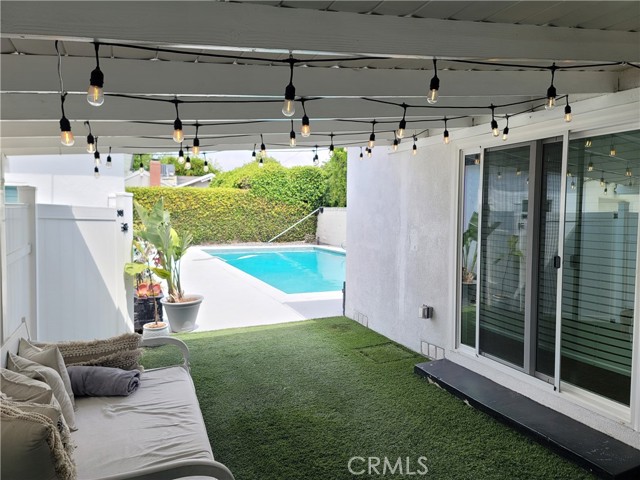 17557 Lemay Place, Lake Balboa CA: https://media.crmls.org/medias/7718d95e-4929-465b-8c94-73d759def37d.jpg