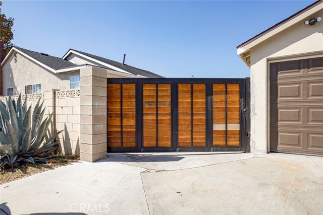 14537 Wyandotte photo 28