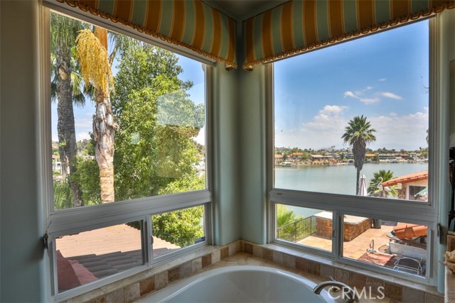Detail Gallery Image 45 of 70 For 22818 Gray Fox Dr, Canyon Lake,  CA 92587 - 6 Beds | 3/1 Baths
