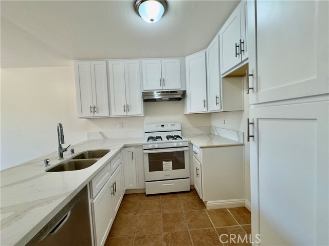 Detail Gallery Image 3 of 32 For 450 E 4th St #405,  Santa Ana,  CA 92701 - 1 Beds | 1 Baths