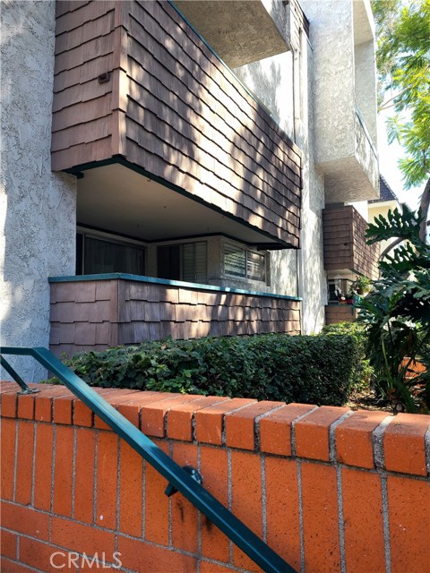 Detail Gallery Image 2 of 17 For 360 S Euclid #122,  Pasadena,  CA 91101 - 1 Beds | 1 Baths