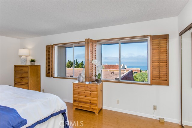 Upstairs primary bedroom