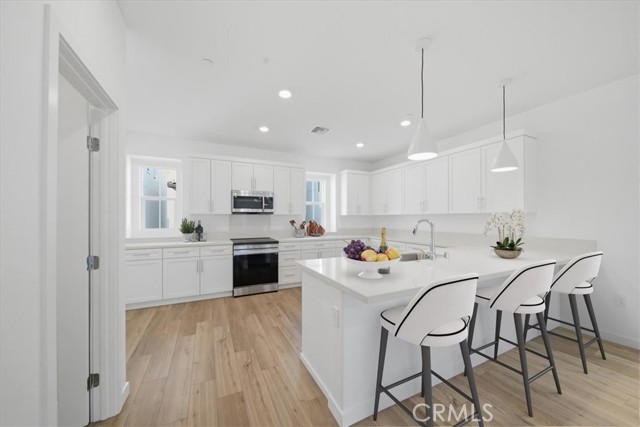 Detail Gallery Image 9 of 35 For 2542 Hepburn St, South El Monte,  CA 91733 - 4 Beds | 3/1 Baths