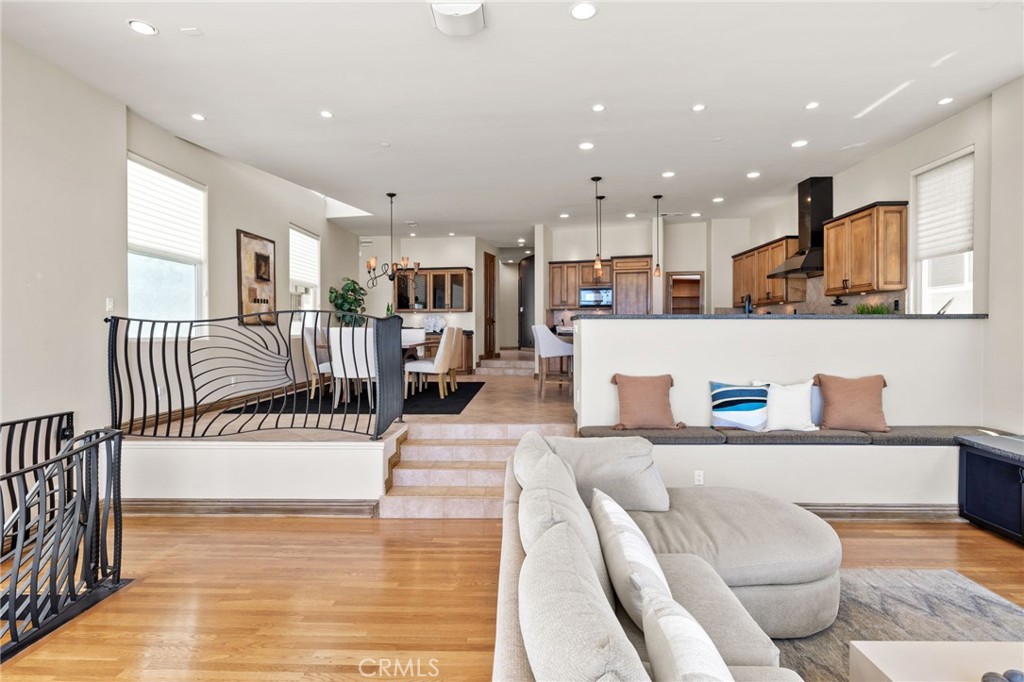 4308 The Strand